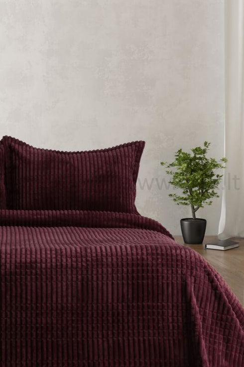 Jaukus lovos užtiesalas su pūkeliu "Merinos Cozy" su 2 pagalvių užvalkalais, sodri violetinė
